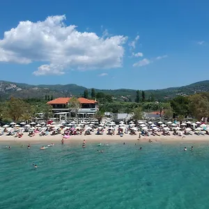 Gasthof To Kastro, Néos Marmarás